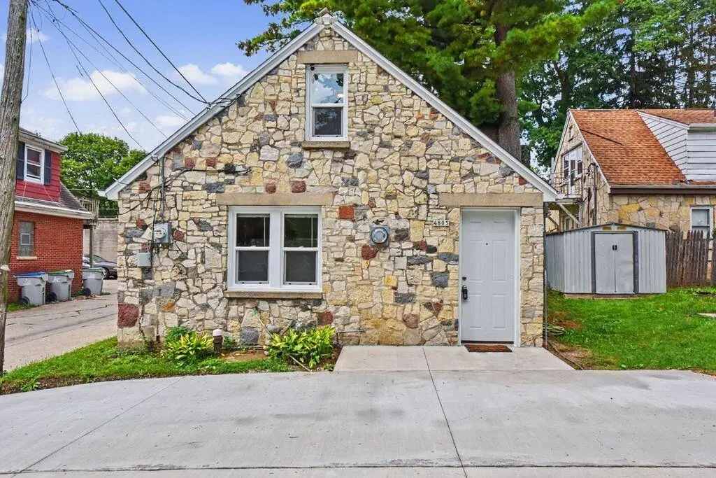 4805 W Custer AVENUE, Milwaukee, WI 53218 - #1