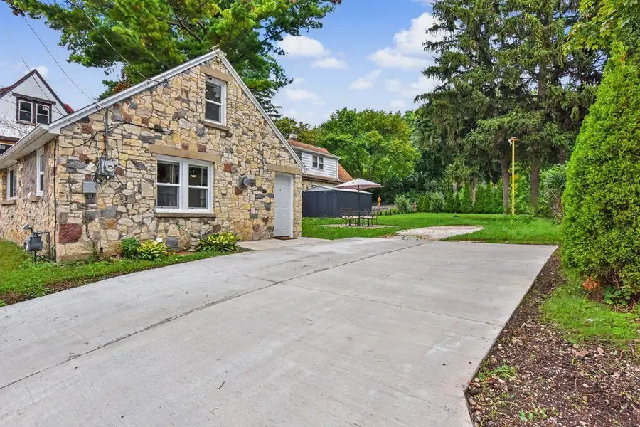 4805 W Custer AVENUE, Milwaukee, WI 53218 - #2