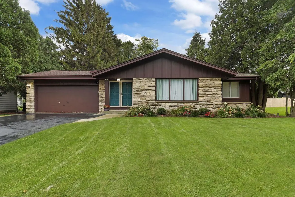 545 4 1/2 Mile ROAD, Racine, WI 53402 - #1