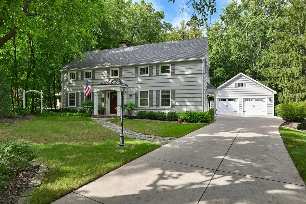 N87W15686 Kenwood BOULEVARD, Menomonee Falls, WI 53051 - #1