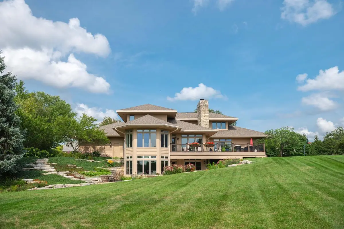 1801 E Bristlecone DRIVE, Hartland, WI 53029 - #1
