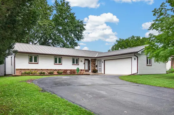 650 Meadow LANE, Burlington, WI 53105