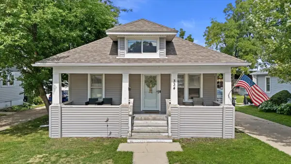 334 W 2nd STREET, Oconomowoc, WI 53066