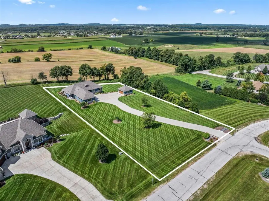 2177 Elsies DRIVE, Richfield, WI 53076 - #2