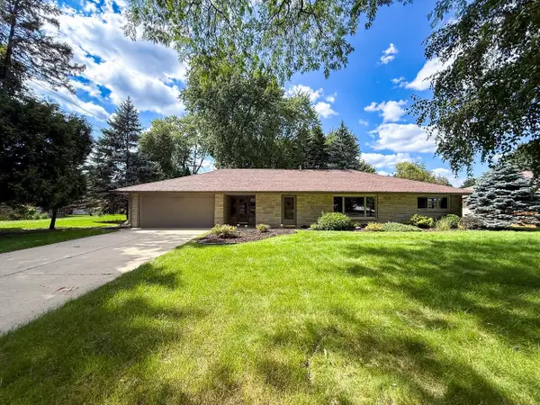 3121 N 105th STREET, Wauwatosa, WI 53222