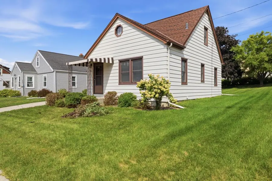 300 St Rose AVENUE, Fredonia, WI 53021 - #2