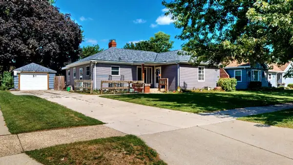 1227 E Memorial DRIVE, Janesville, WI 53545
