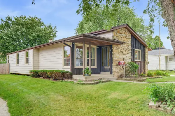 5856 S New York AVENUE, Cudahy, WI 53110