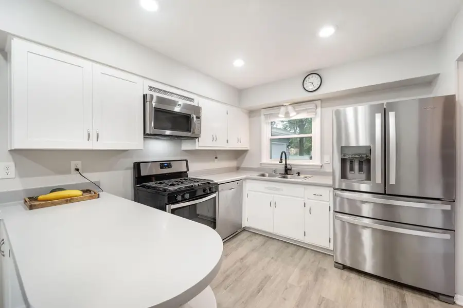 W142N6728 Washington AVENUE, Menomonee Falls, WI 53051 - #2
