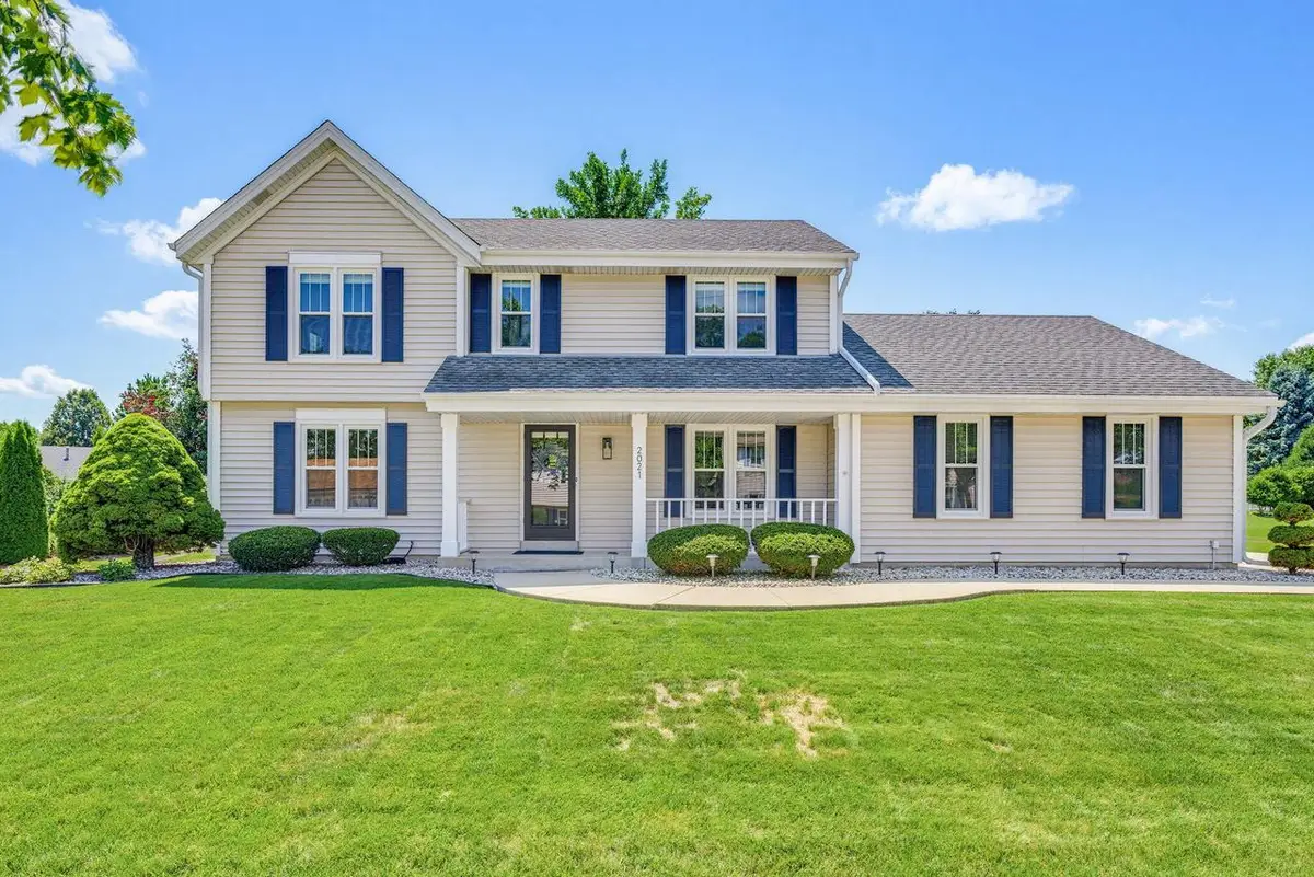 2021 Inverness DRIVE, Waukesha, WI 53186 - #1