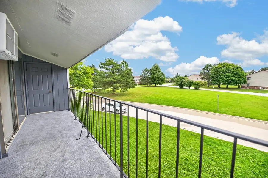 3233 W Mangold AVENUE #F, Greenfield, WI 53221 - #2