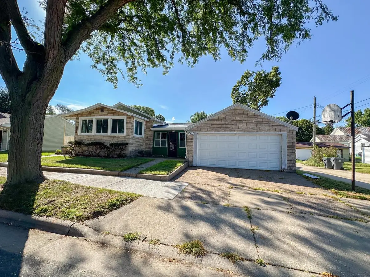 818 LIVINGSTON STREET, La Crosse, WI 54603 - #1