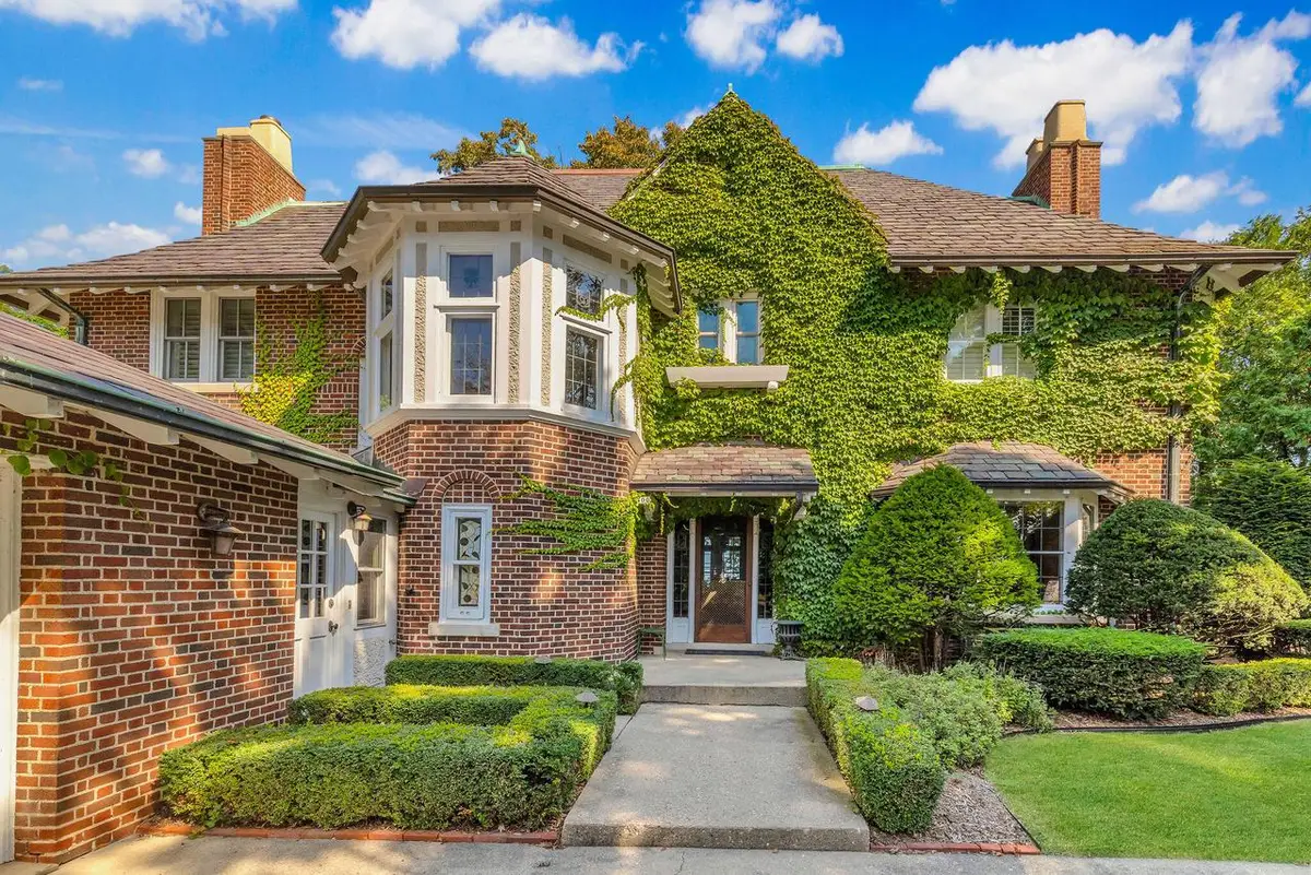 4400 N Lake DRIVE, Shorewood, WI 53211 - #1