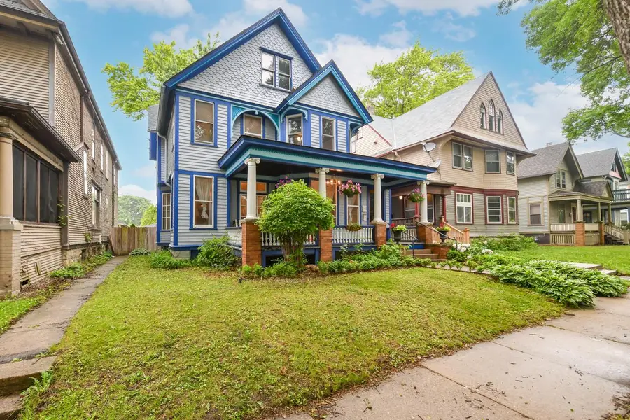 933 N 34th STREET, Milwaukee, WI 53208 - #3