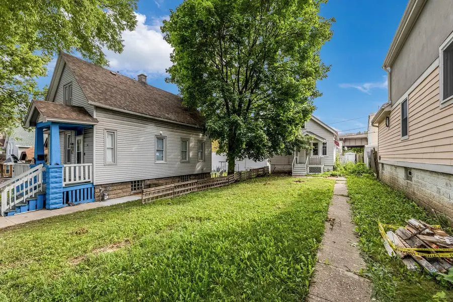 736 S 36th STREET, Milwaukee, WI 53215 - #3