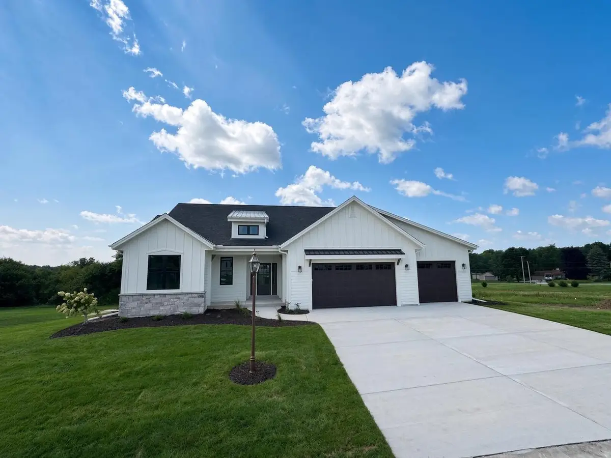 S54W25415 Pebble Brook COURT, Waukesha, WI 53189 - #1