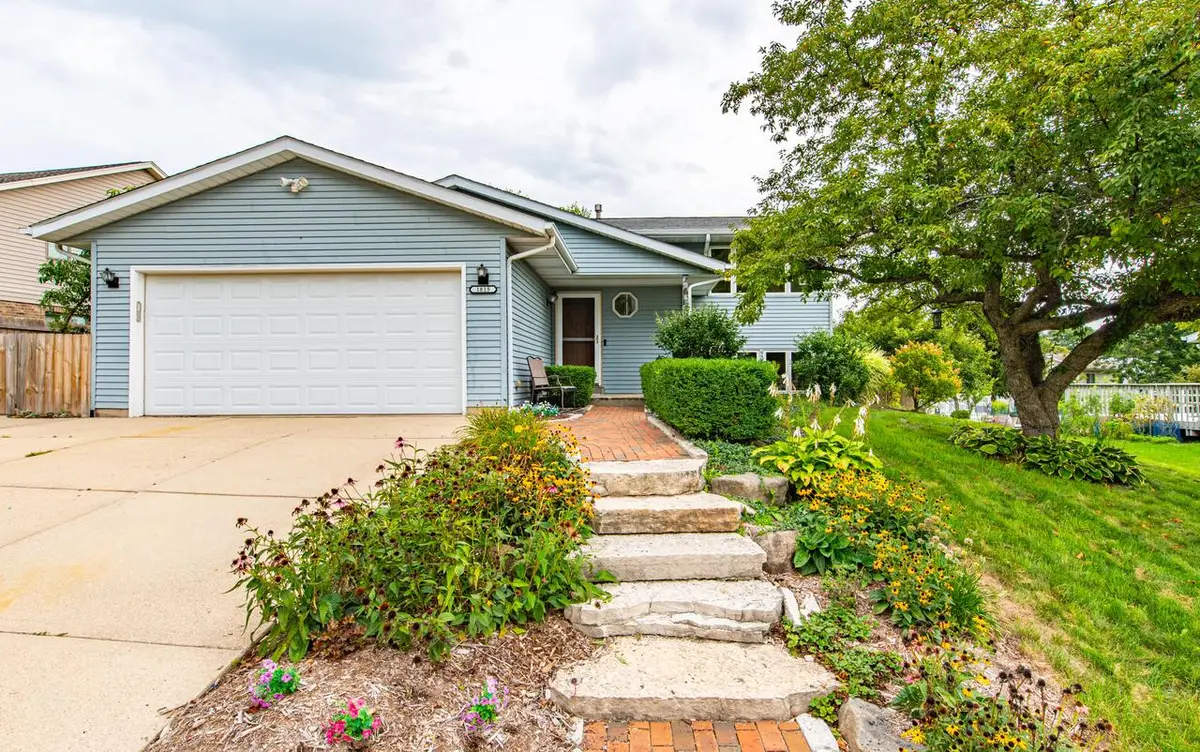 1815 Erin LANE, Waukesha, WI 53188 - #1