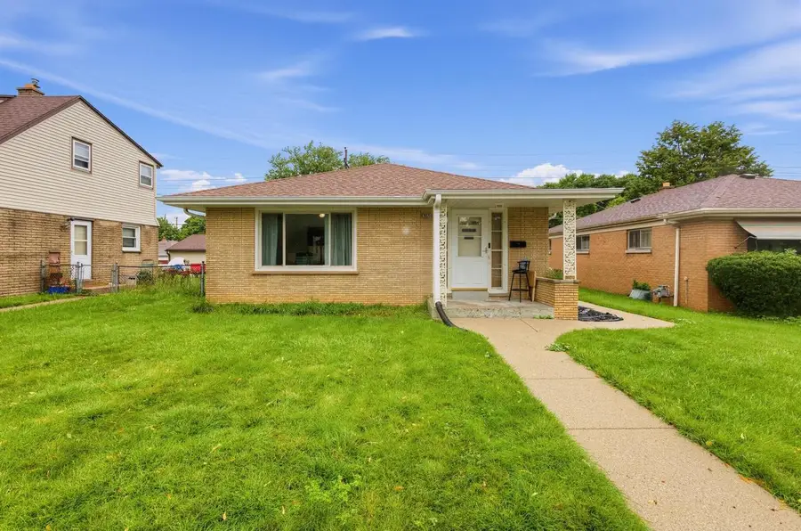 6350 W Leon TERRACE, Milwaukee, WI 53218 - #2