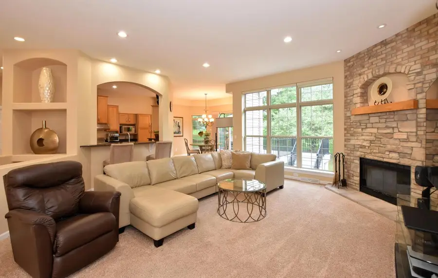 930 Dana LANE, Waukesha, WI 53189 - #2