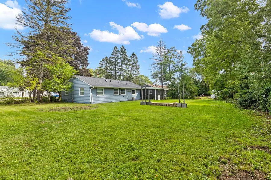 9999 W Grange AVENUE, Hales Corners, WI 53130 - #2
