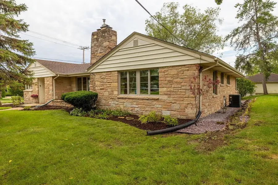 201 Gardner AVENUE, Burlington, WI 53105 - #2
