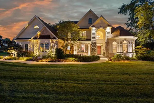 264 Steeple Point CIRCLE, Delafield, WI 53018