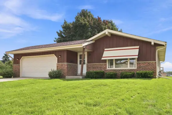 2113 Neptune CIRCLE, Racine, WI 53404