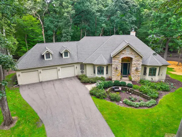 29520 June LANE, Waterford, WI 53185