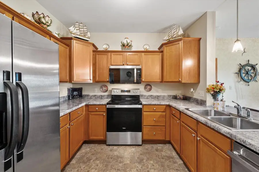 941 Autumn Ridge LANE #941, Hartford, WI 53027 - #2