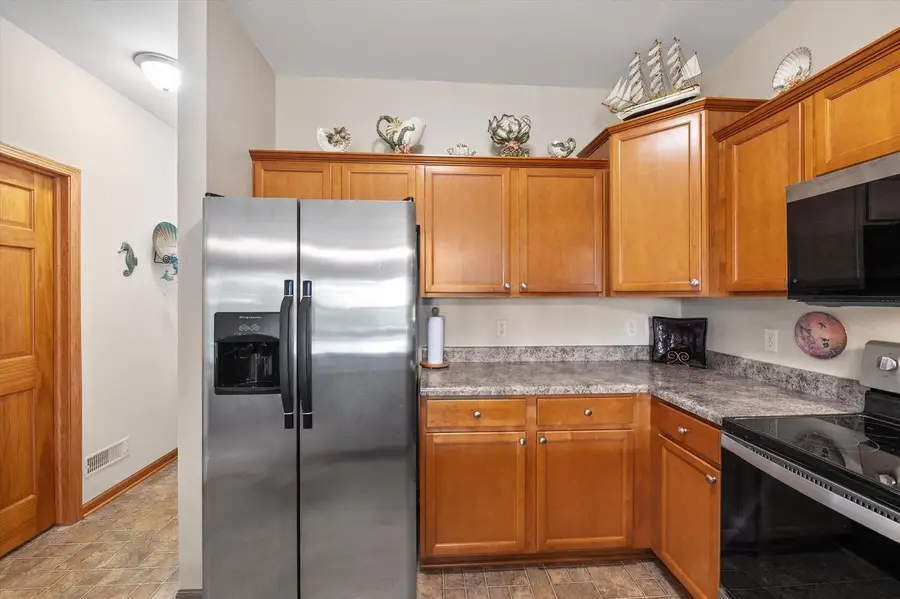 941 Autumn Ridge LANE #941, Hartford, WI 53027 - #3
