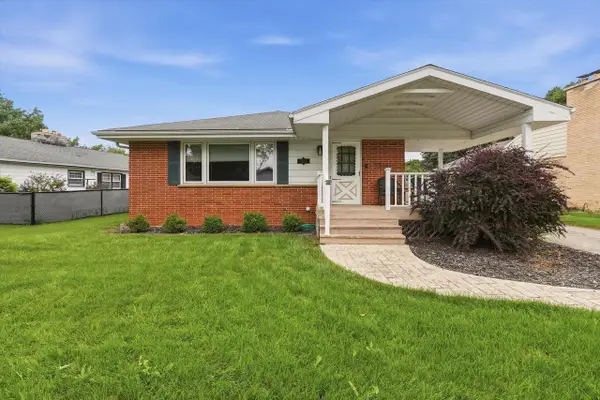 10114 W Fiebrantz AVENUE, Milwaukee, WI 53222