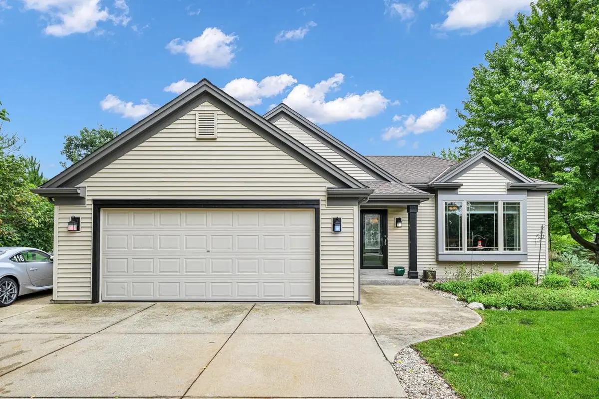 302 Hawthorne DRIVE, Eagle, WI 53119 - #1
