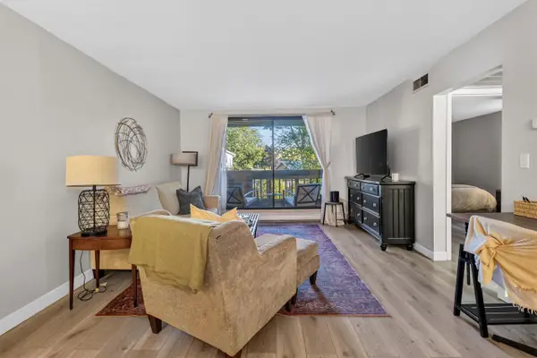 2300 W Good Hope ROAD #243, Glendale, WI 53209