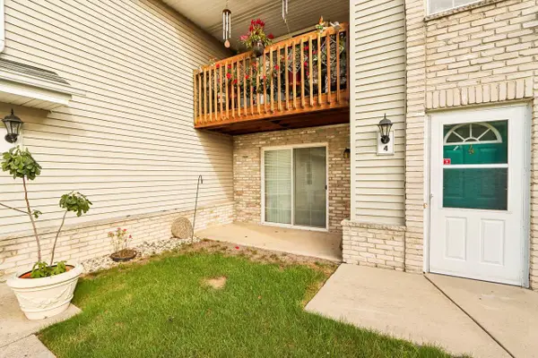 6155 S Creekside DRIVE #4, Cudahy, WI 53110