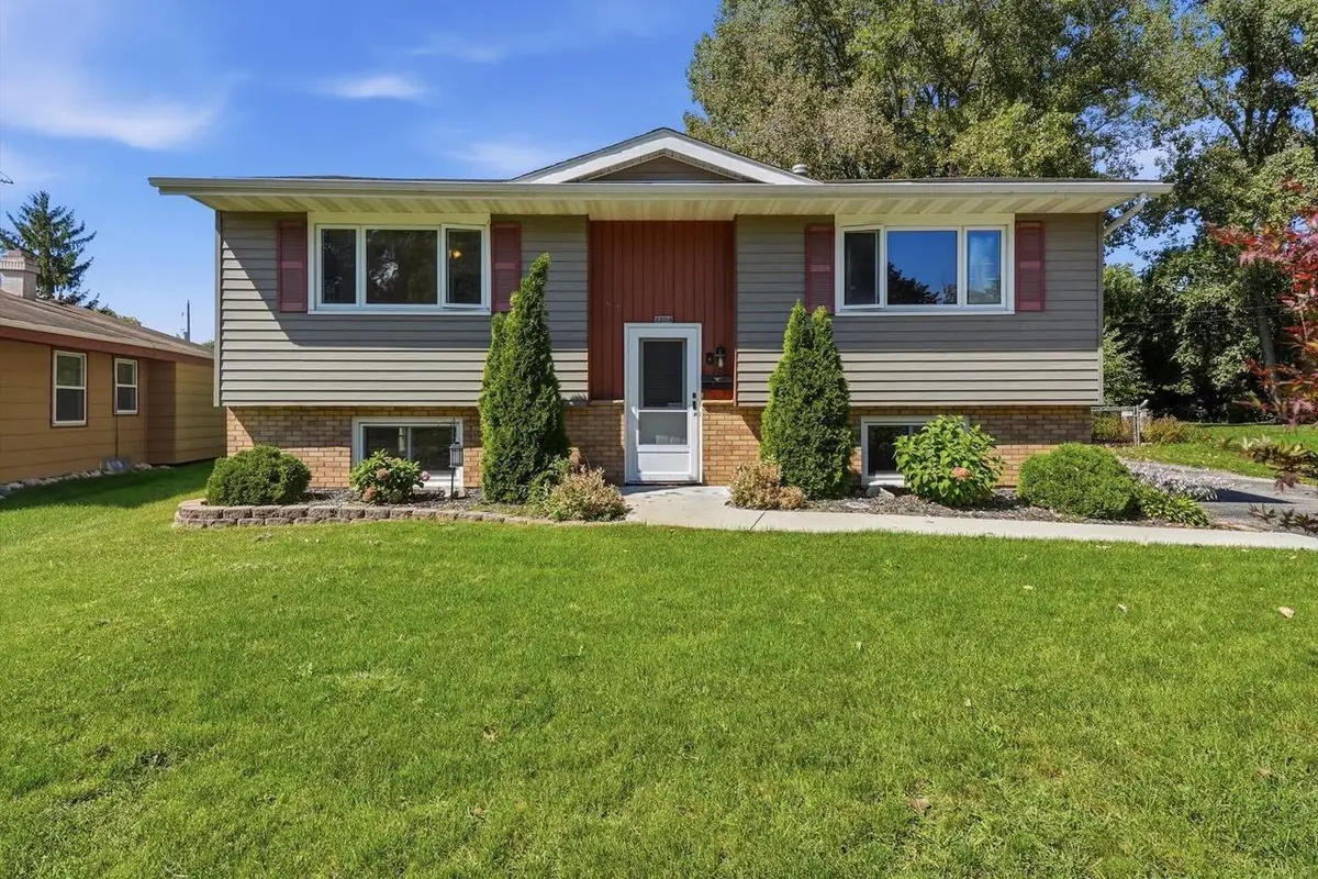 1204 N 12th AVENUE, West Bend, WI 53090 - #1