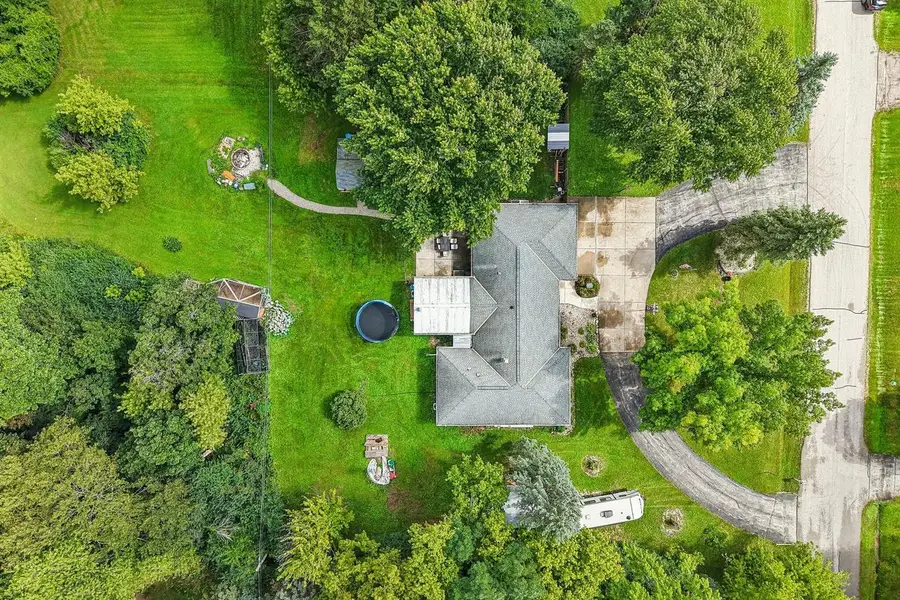 13716 W Lilac LANE, New Berlin, WI 53151 - #2
