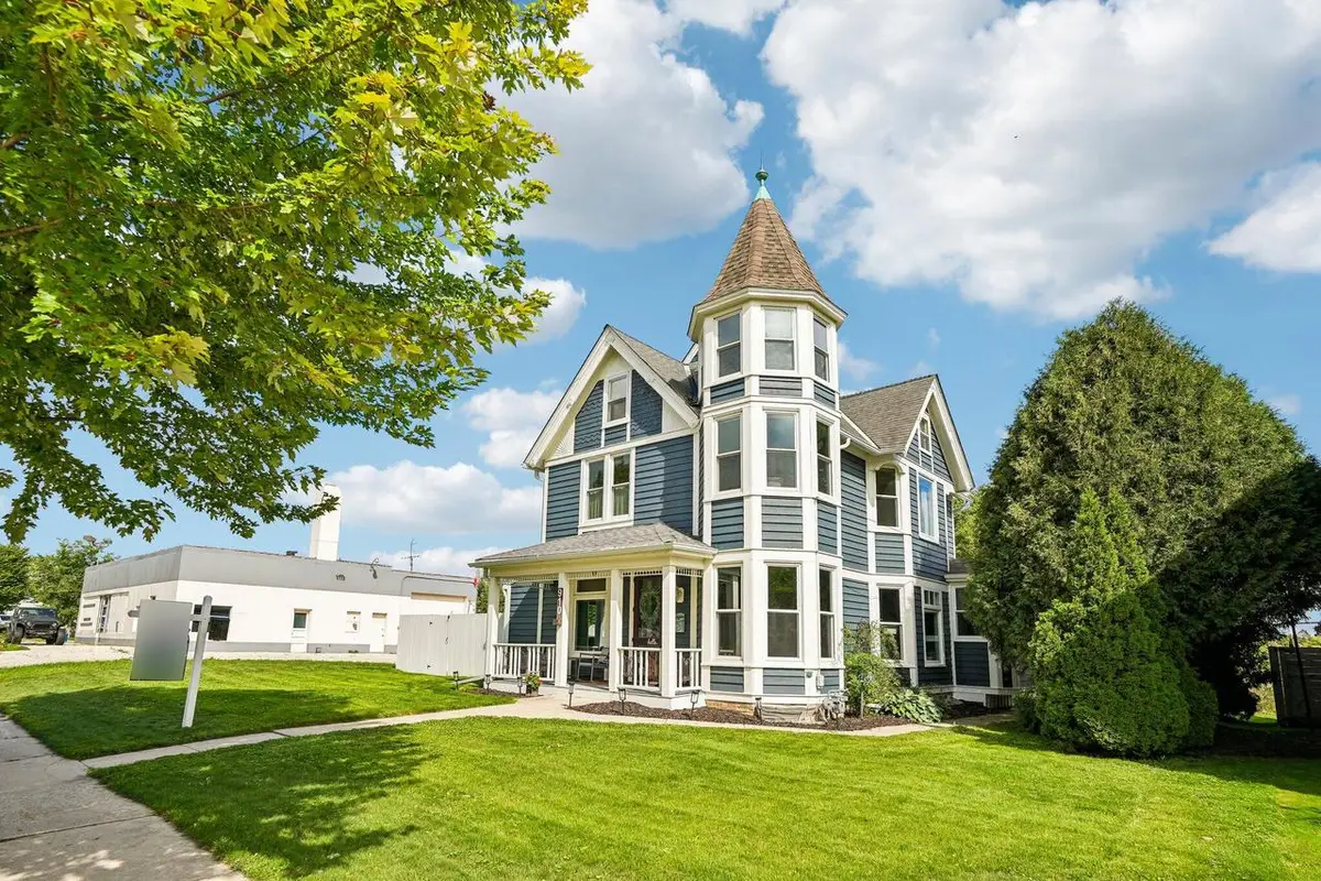 910 N Wisconsin STREET, Port Washington, WI 53074 - #1