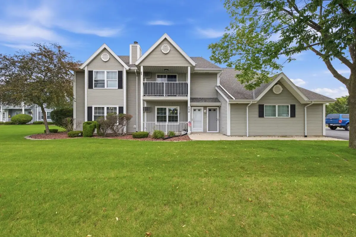 234 Minz Park CIRCLE #1, West Bend, WI 53095 - #1