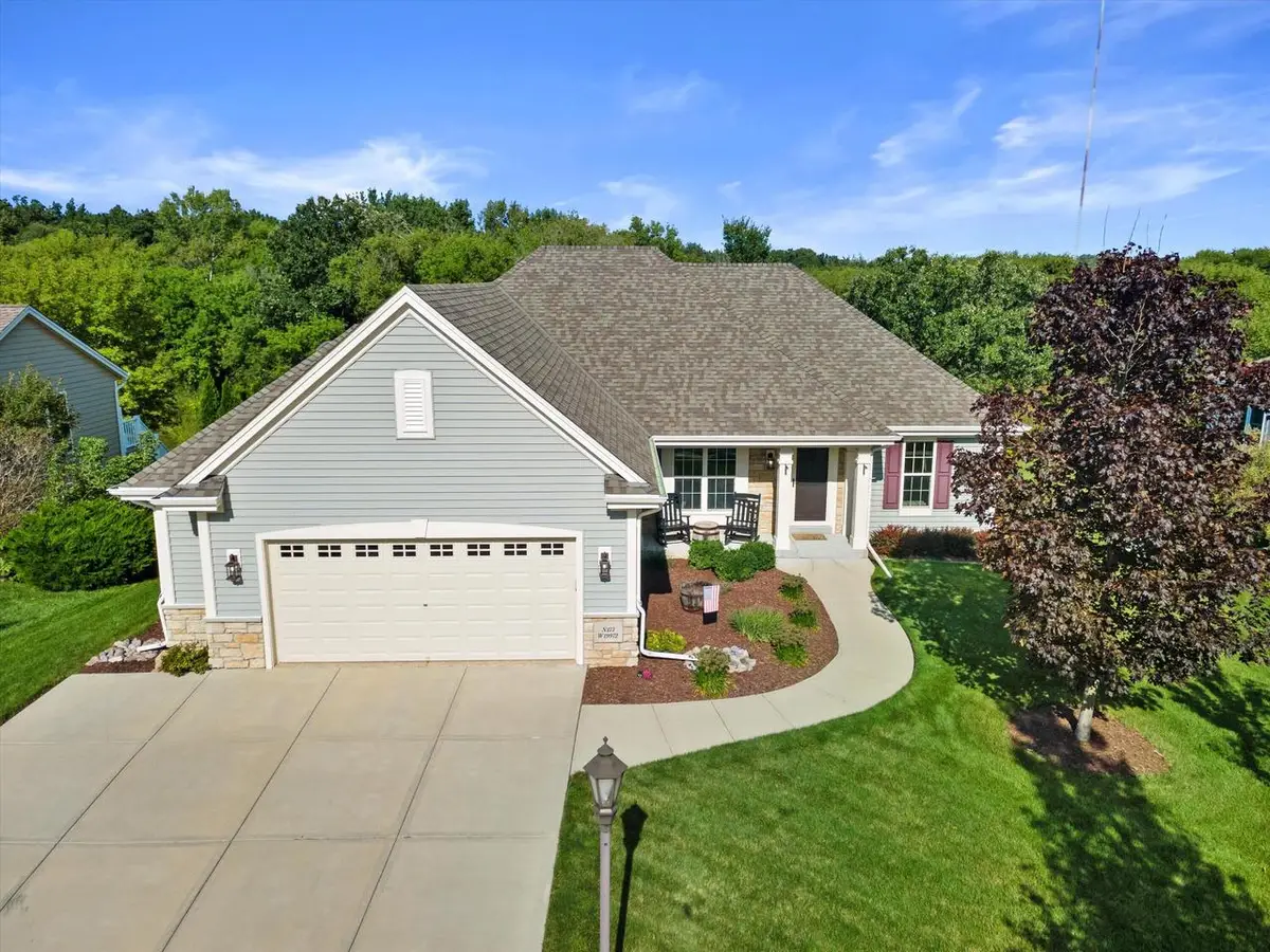 N173W19972 Creekside DRIVE, Jackson, WI 53037 - #1