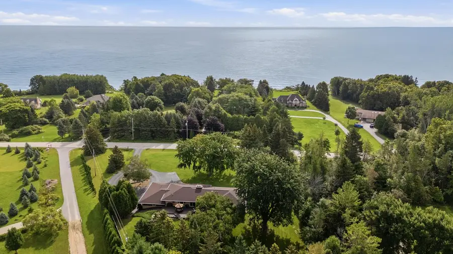1123 Lake Shore ROAD, Grafton, WI 53024 - #3