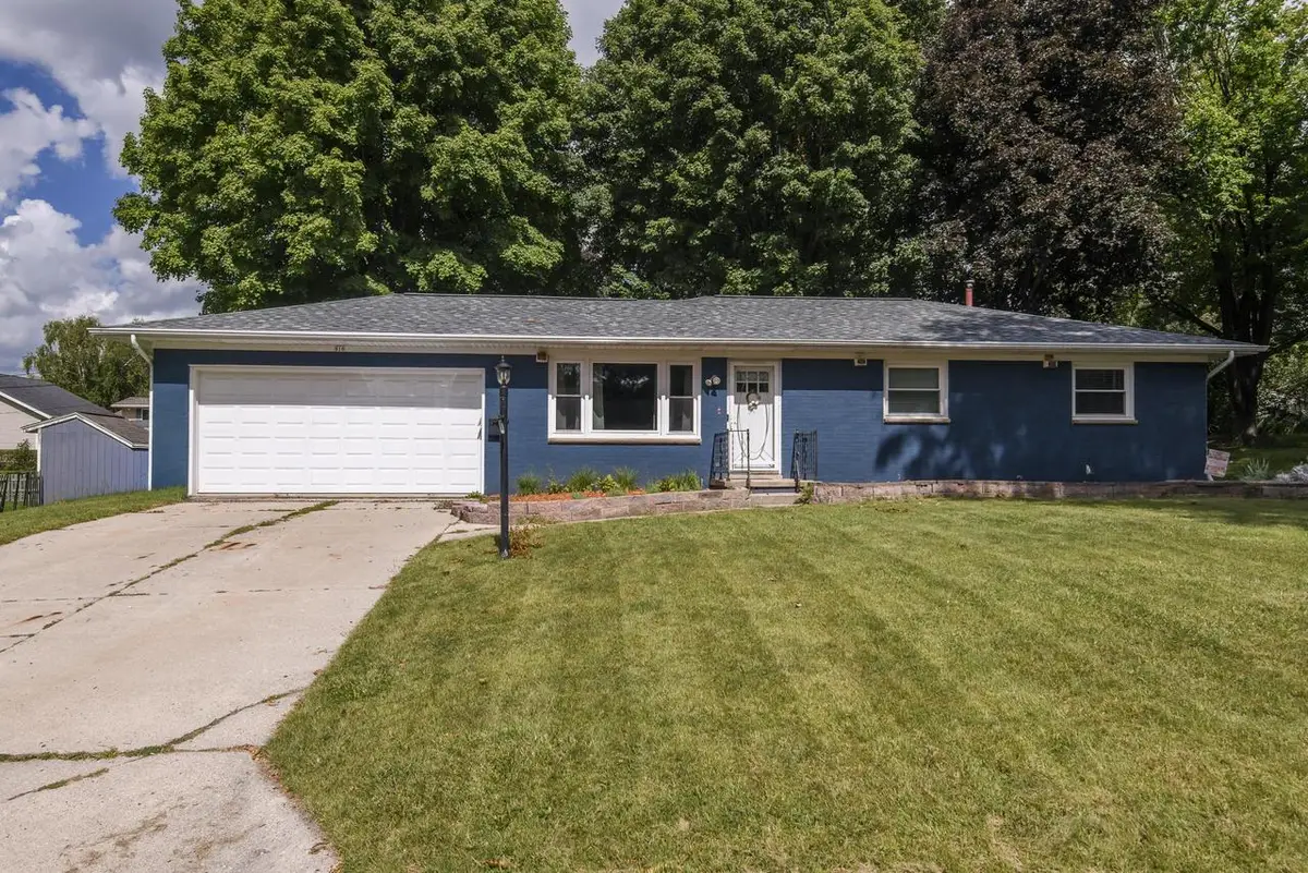 910 Mayer LANE, Mayville, WI 53050 - #1