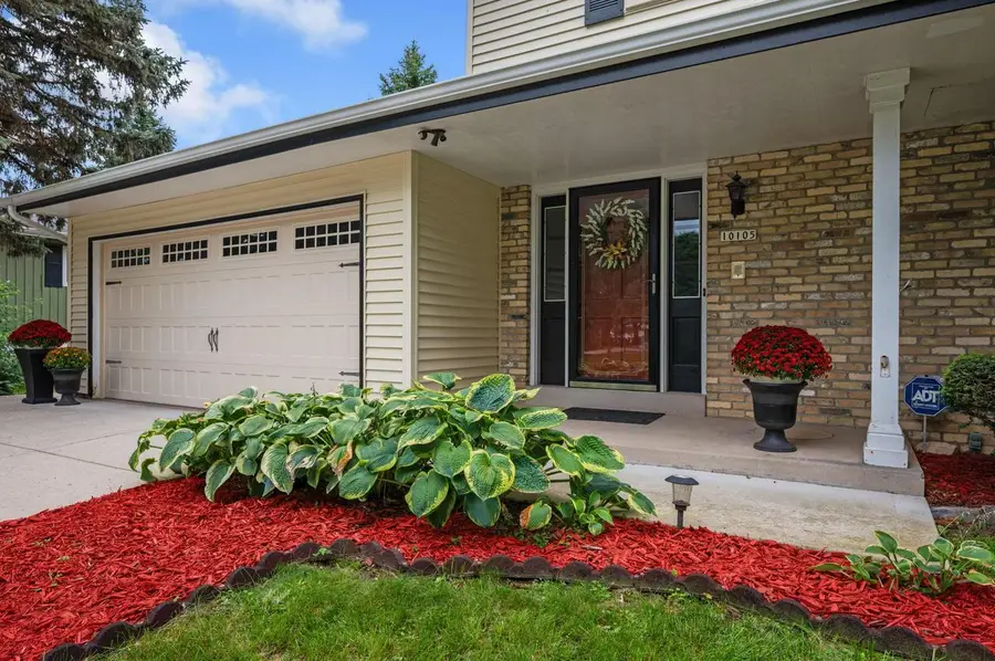 10105 W Terra AVENUE, Milwaukee, WI 53224 - #2