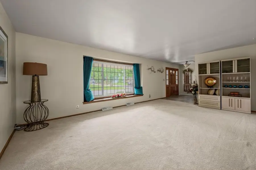 10105 W Terra AVENUE, Milwaukee, WI 53224 - #3