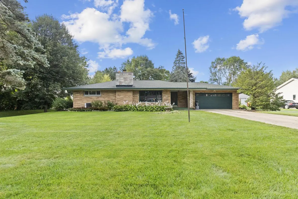 9915 W Margaret LANE, Franklin, WI 53132 - #1
