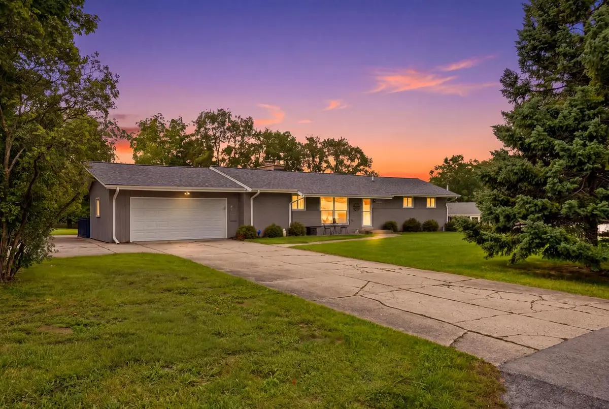 14465 Lindsay DRIVE, Brookfield, WI 53005 - #1