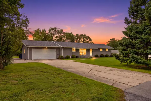 14465 Lindsay DRIVE, Brookfield, WI 53005