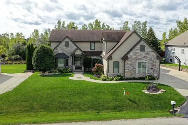 11011 W Meadowcreek DRIVE, Milwaukee, WI 53224 - #2