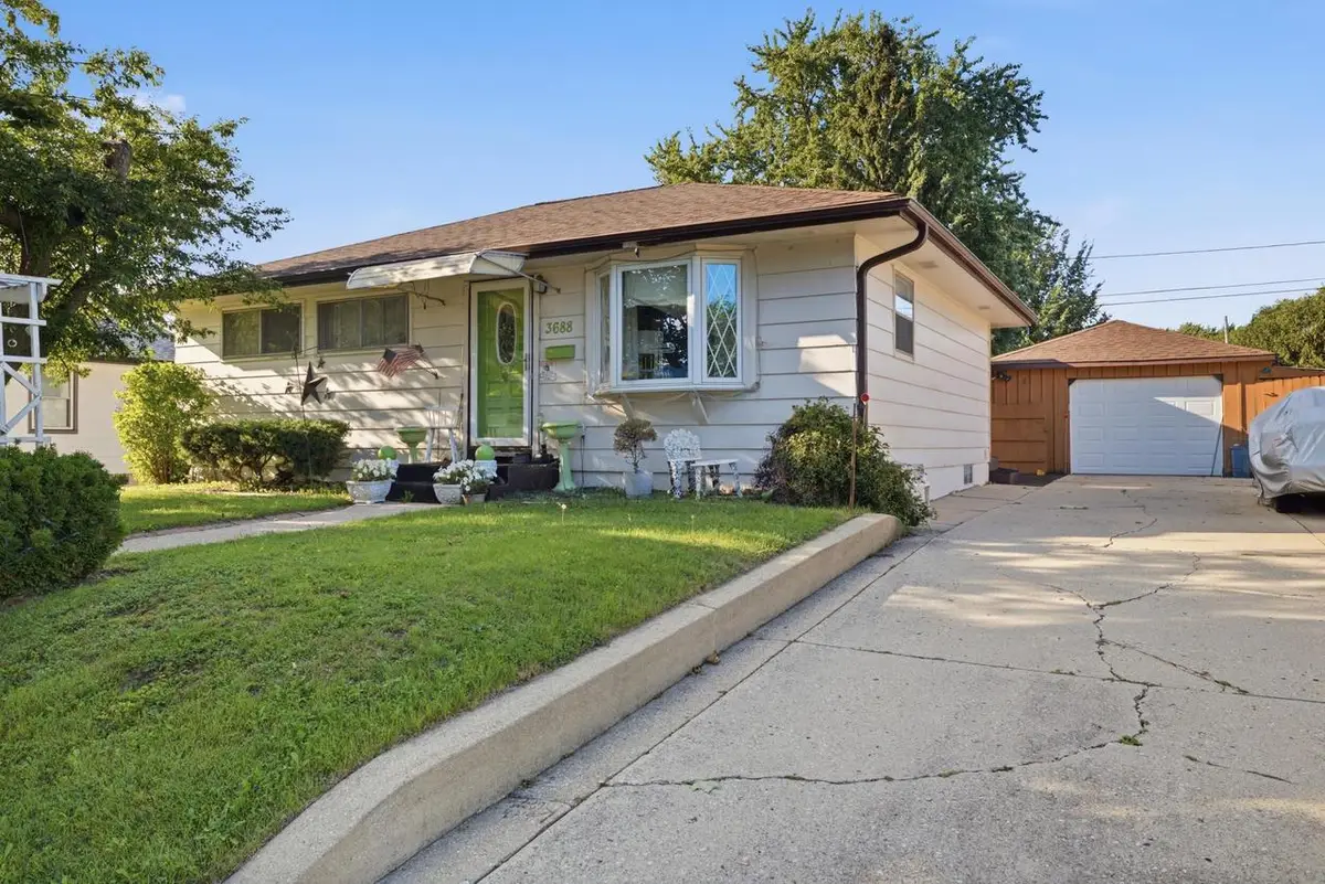 3688 E Klieforth AVENUE, Cudahy, WI 53110 - #1