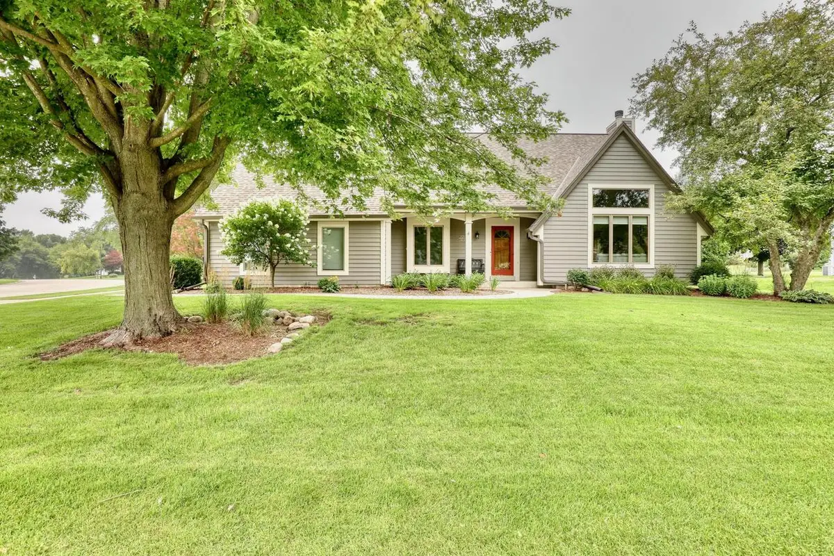 W241N5923 Goldencrest COURT, Sussex, WI 53089 - #1