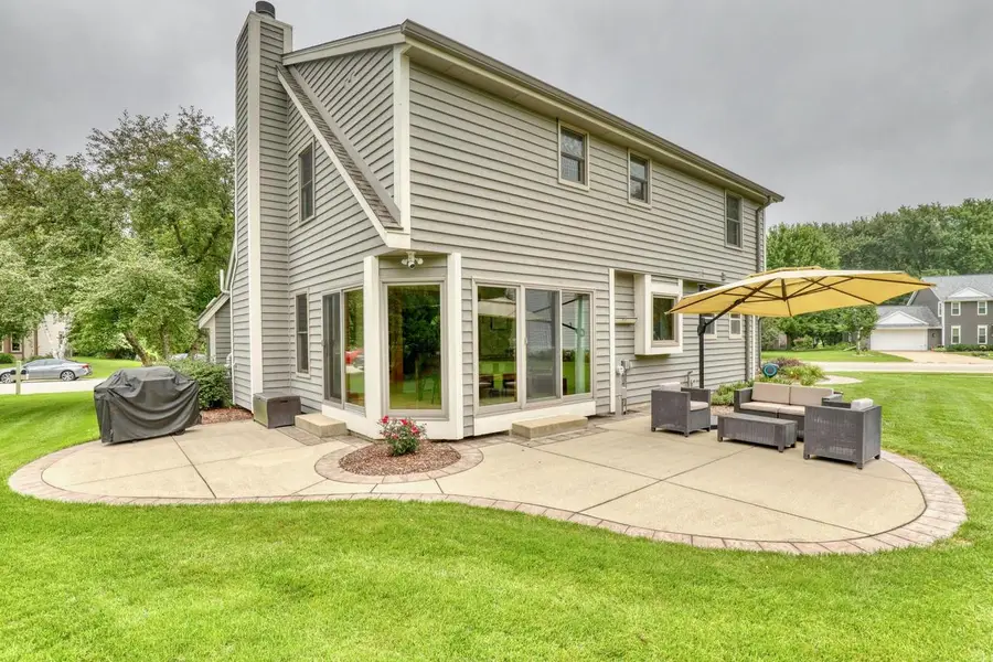 W241N5923 Goldencrest COURT, Sussex, WI 53089 - #2